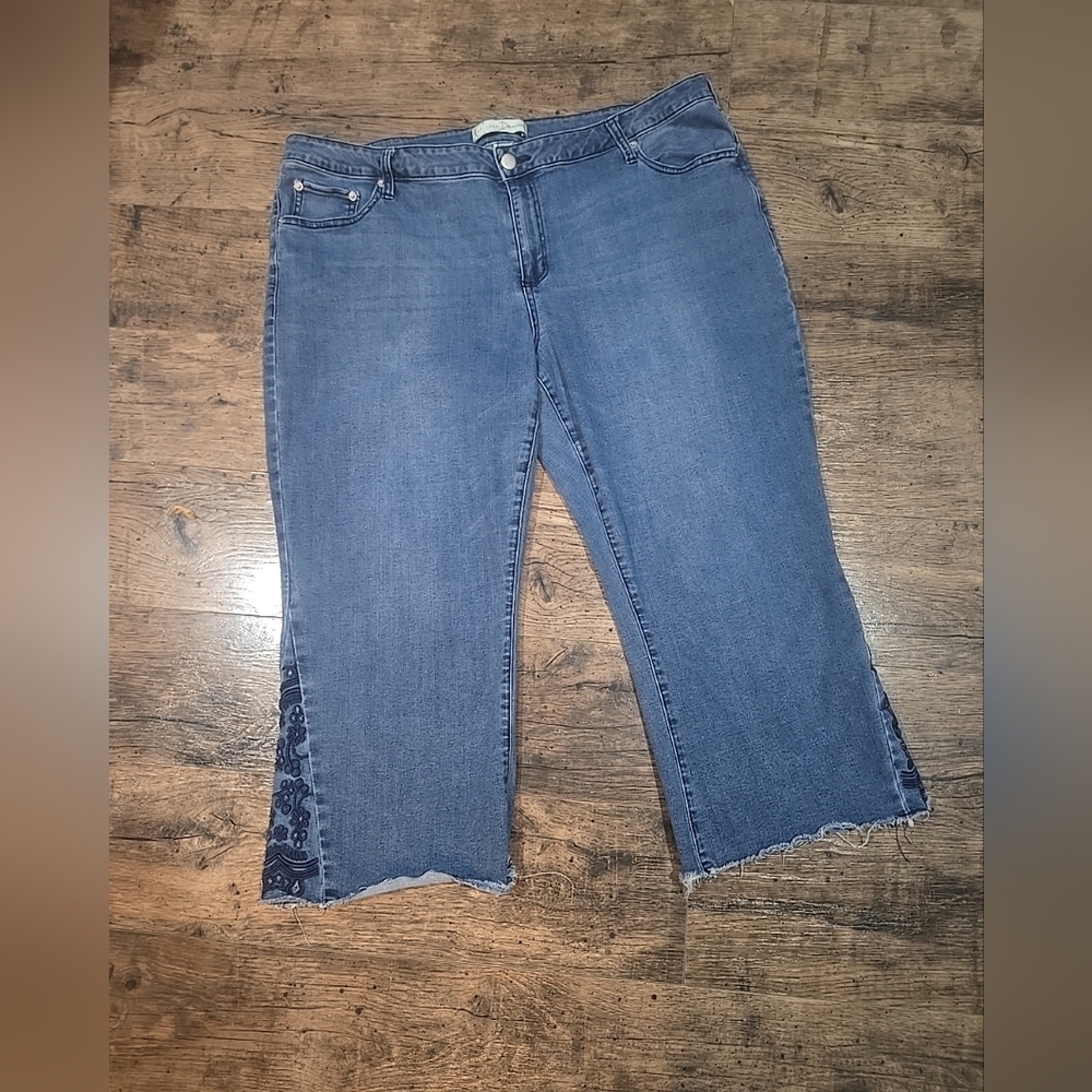 Cato plus-size women capri jeans sz 18W stretch